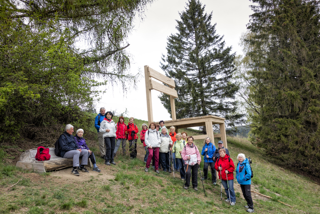 všichni u židle 23-4-2019