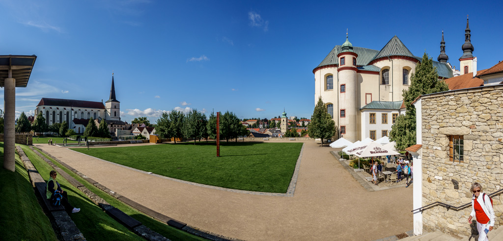 Pohled-do-Klášterní-zahrady